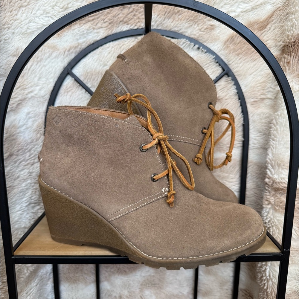 Women’s Sperry Tan Suede Wedge Boots